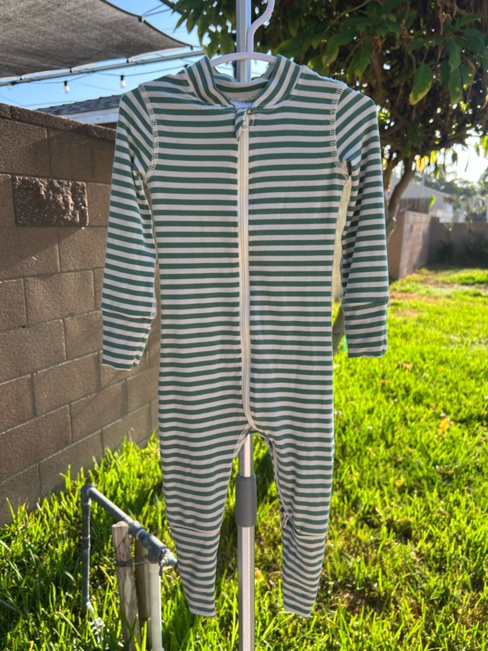 Hanna Andersson Green & White Striped Zip-Front Footie with matching hat